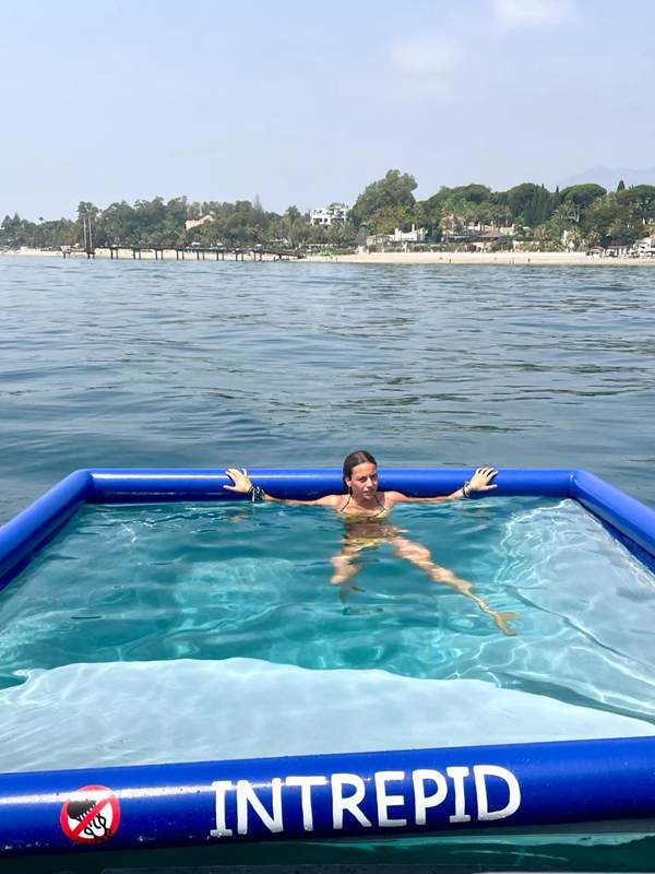 Personalizza la Tua Piscina con il Nome della Barca
