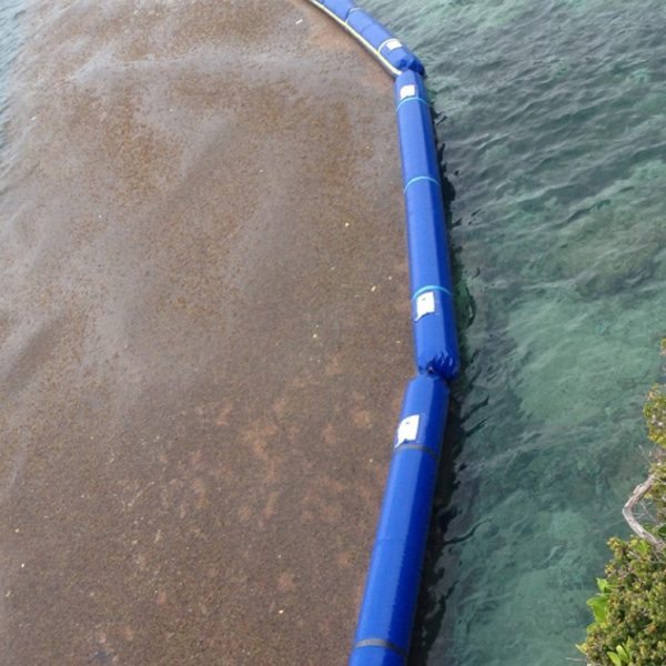 Barrera flotante de proteccion medusas plagas plasticos