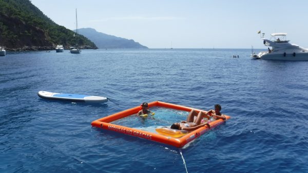 Piscina anti medusas para barcos